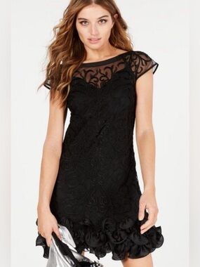 Guess Floral-Lace
Ruffled-Hem Sheath size 12